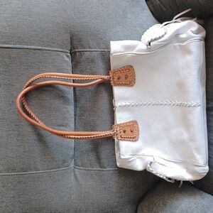 OMBU White Leather Handbag, Pebbled, Fringe, Tassels, 12"×10"×5"